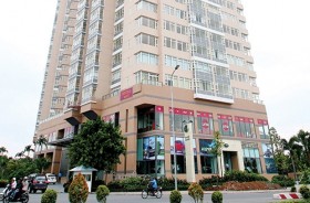 “For sale” signs may welcome expats