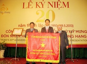 Phu My Hung celebrates 20th anniversary with Labour Order