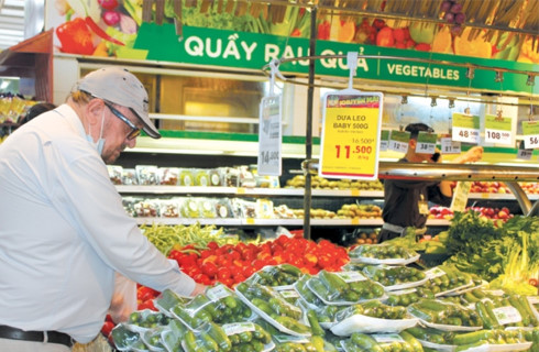 big investors pour money into agriculture, organic food hinh 0