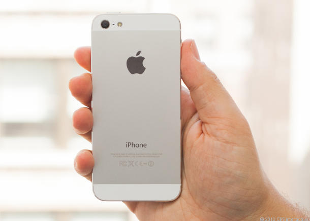 The look: Thin, metal, light as heck You know its look, even if the look has been subtly transformed over the years: circular Home button, pocketable rectangle, familiarly sized screen. Can that design be toyed with, transformed a little, changed?