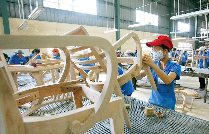 Lack of raw materials threaten wood prices - Vimarsana News