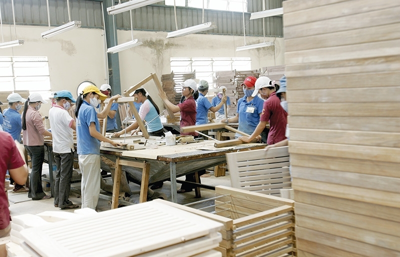 Risks at the fore in global wood trade - Vimarsana News