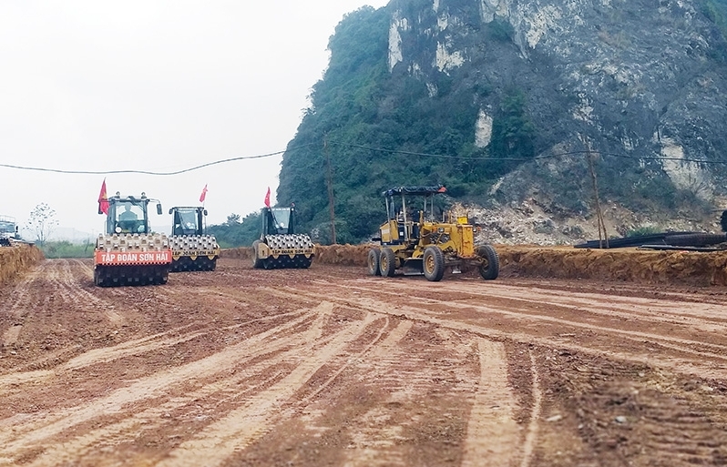Uncorking bottlenecks for infrastructure development - Vimarsana News