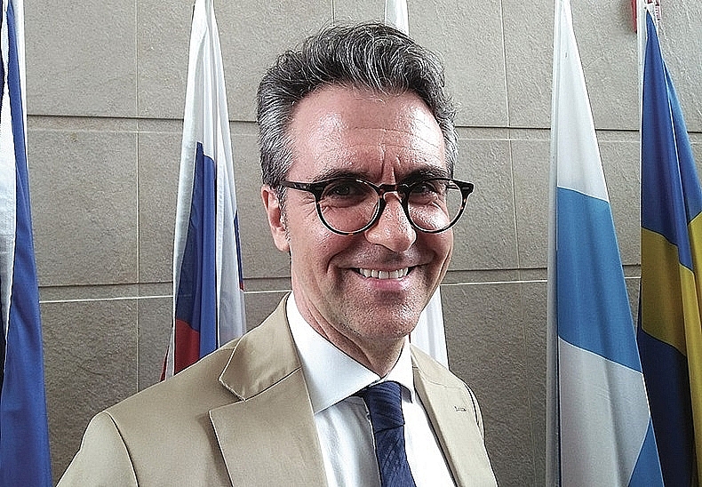 1508p9 investing in people to avail of eus tech advances