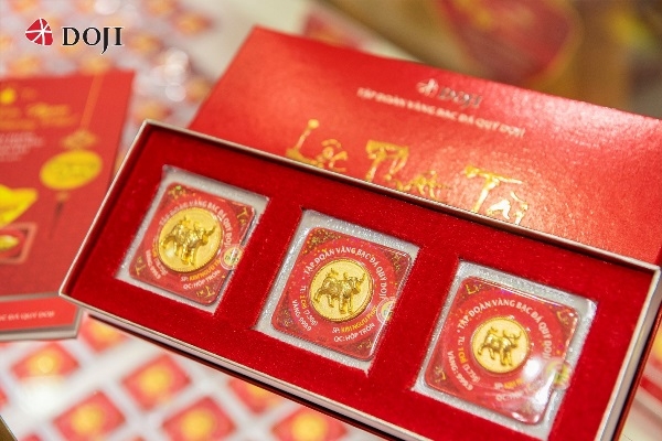 Gold products for the God of Wealth Day - Vimarsana News