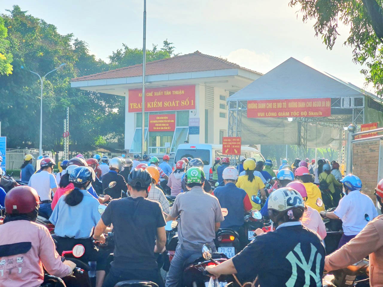 Dong Nai isolates workers from Ho Chi Minh City - Vimarsana News