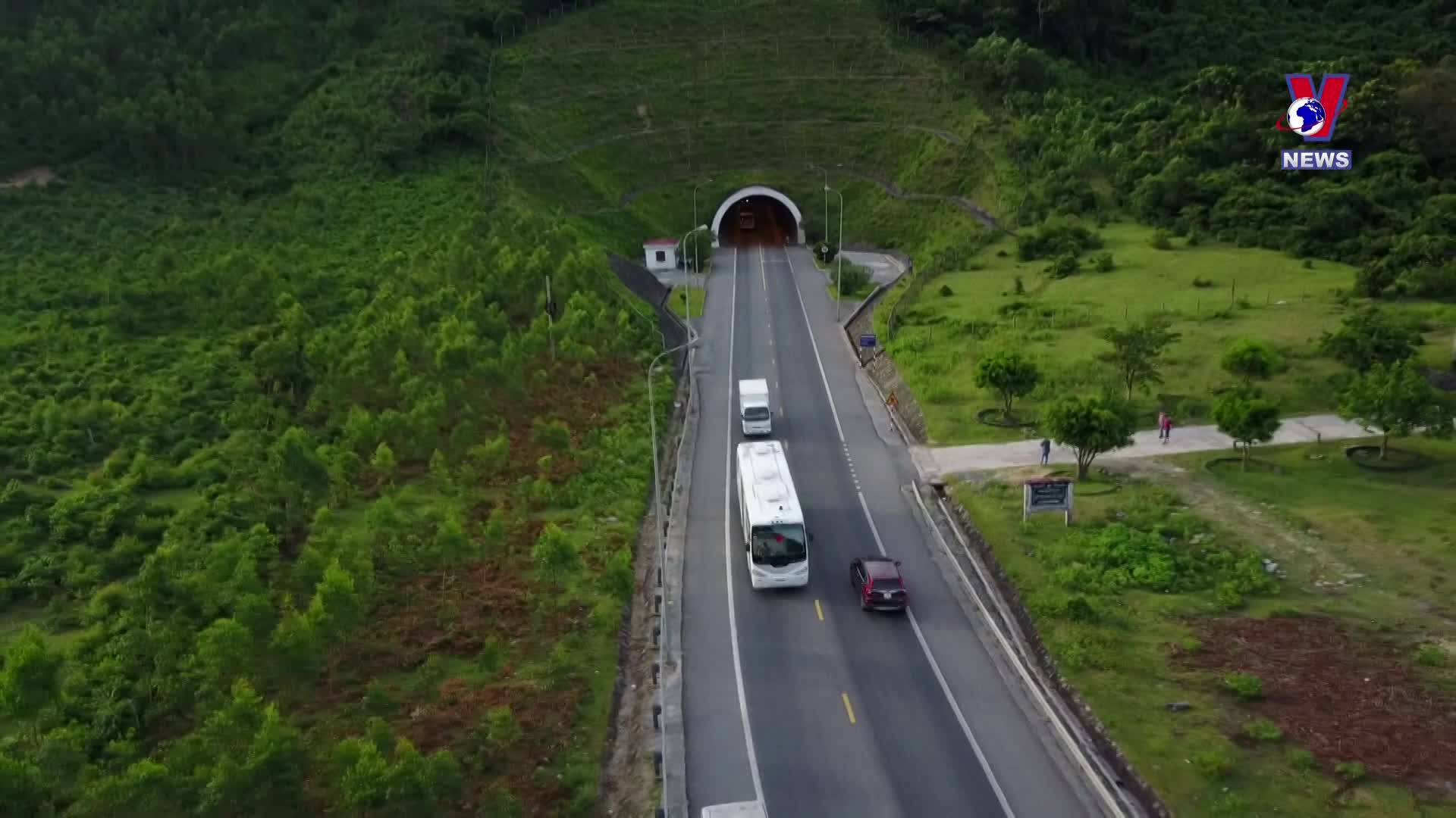 Hai Van Pass among ten most beautiful drives worldwide - Vimarsana News